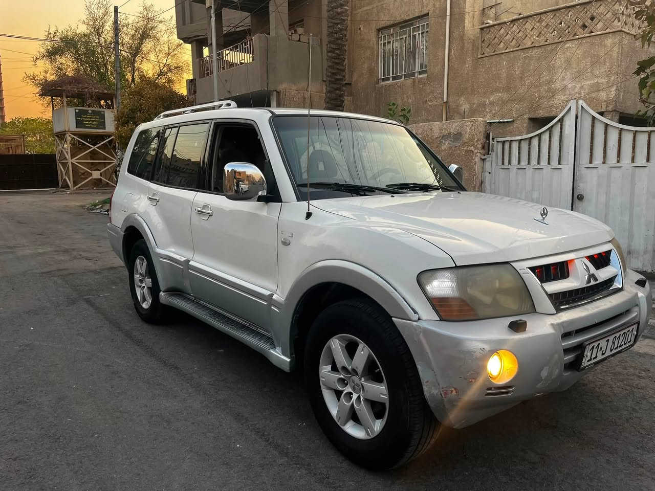 السلام عليكم شباب 
باجيرو 2006 سيارة جاهزة تبريد صدر تاير مكينة جديدة نظيفة السيارة باسمي مرايات شفط مكاني بغداد سعرها 75 وبيها مجال بسيط ***********
