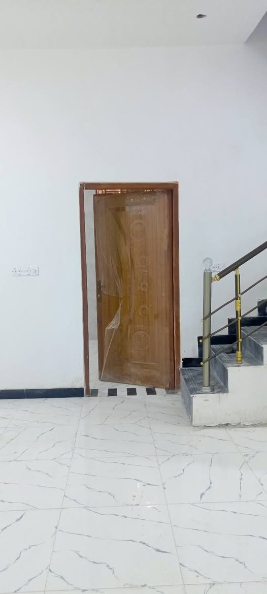💎بيت للبيع بناء حديث 💎
🔸 طابو زراعي عراقي 
📝نسخه من الطابو + وكاله
⭕تتكاتب مع صاحب الارض مباشر

🗺️#الموقع
 البصره ابي الخصيب  شارع الوسطي
(العاكوليه)
🔹المساحه 100M²

🌼يتكون من
2غرفتين
▫️ صاله 
▪️ديوانيه 
🏺مطبخ 
🧩طارمه
🚾صحيات(داخلي و خارجي)
💸#السعر 53 مليون قابل للتفاوض
▫️▪️▫️▪️▫️▪️▫️▪️▫️▪️
 واتساب
💯كافه الخدمات متوفره
⭕ موقع مميز  
▪️مدارس قريبه
▫️ماء حلو كهرباء اناره
▪️شوارع مبلطه
✔️باقي التفاصيل 🔑
***********
