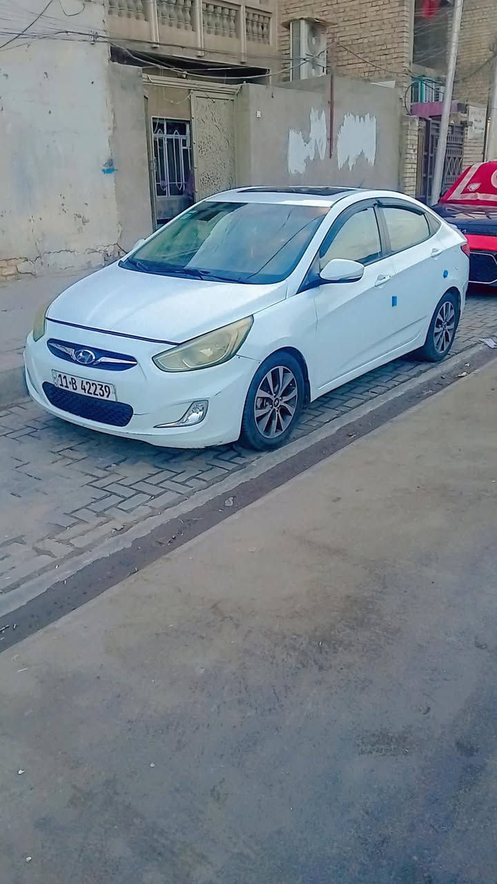 السلام عليكم 
سياره اكسنت خليجي 2016ابيض خصوصي
مواصفاتها 
محركهه 1600
فتحه سقف
شاشه 
مكانه بغداد 
السعر95ورقه 
التواصل ***********
