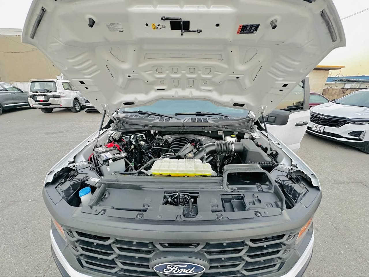 فؤرد 2024 FORD F-150 XL مواصفات XL شاشه ئايپادي گه وره گيچ ئه ليكتروني رادار پيش و پشت خه تي جاده  ده بل ئه كسل  4X4 سياره كه پيش كپس بي ارباگ لايت ليد چوار حه دسه  كاميرا حه ساس 29  هه زار رويشتيه 8پستن AWD بس ربع درگاي پيش سبغ يك درگا بيلادي گير مكينه دبل اكسل راديته ر به رد هه موو به شه رت بيلادي سعر 299 هندك مجالي تيدايه.                     
رقم شانصي 1FTFW1L52RKE84437
                                                                                  رقم  واتساب ***********
*********** أربيل, العراق
