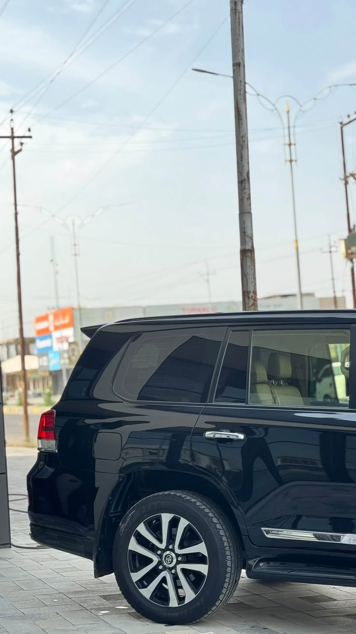 لاندكروزر • ٢٠١٩ • فئة عليا
