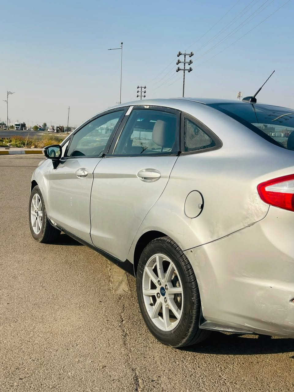 سلام عليكم
للبيع او مراوس

سيارة فورد فييستا

رقم بغداد
موديل 2019 
تبريد ثلج

تخم تاير جدد

محرك 1600

سيارة مال جناي

عنوان السياره واسط صويره

رقم الهاتف

***********
