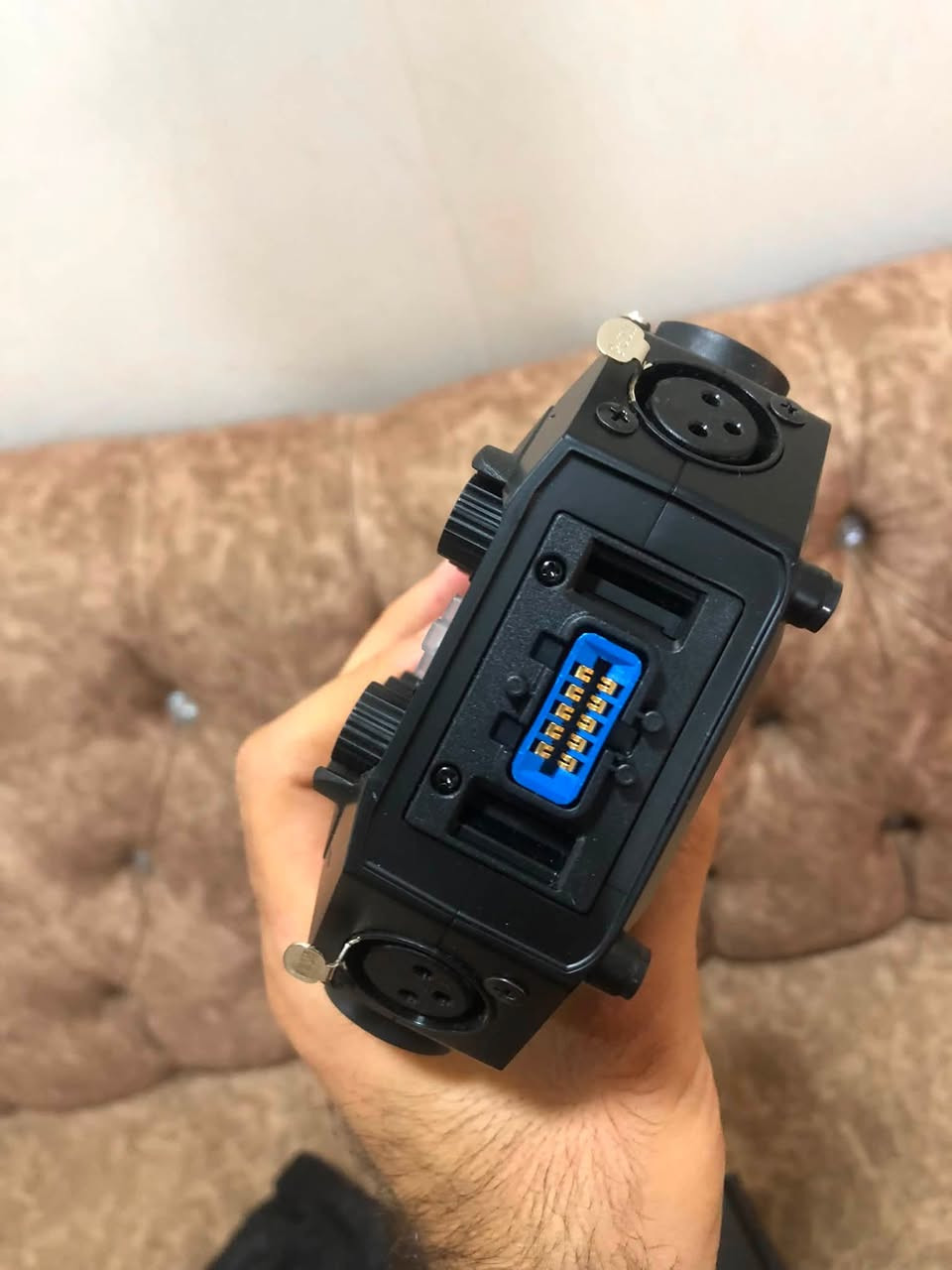 حالیا توصيل متوفر لي كل محافظات عيراق 
Zoom H8 
مستخدم قليل 
نزافة جدا 

كارتون و ملحقات موجود 

جواب فقط واتساب و مسنجر
*********** watsapp
