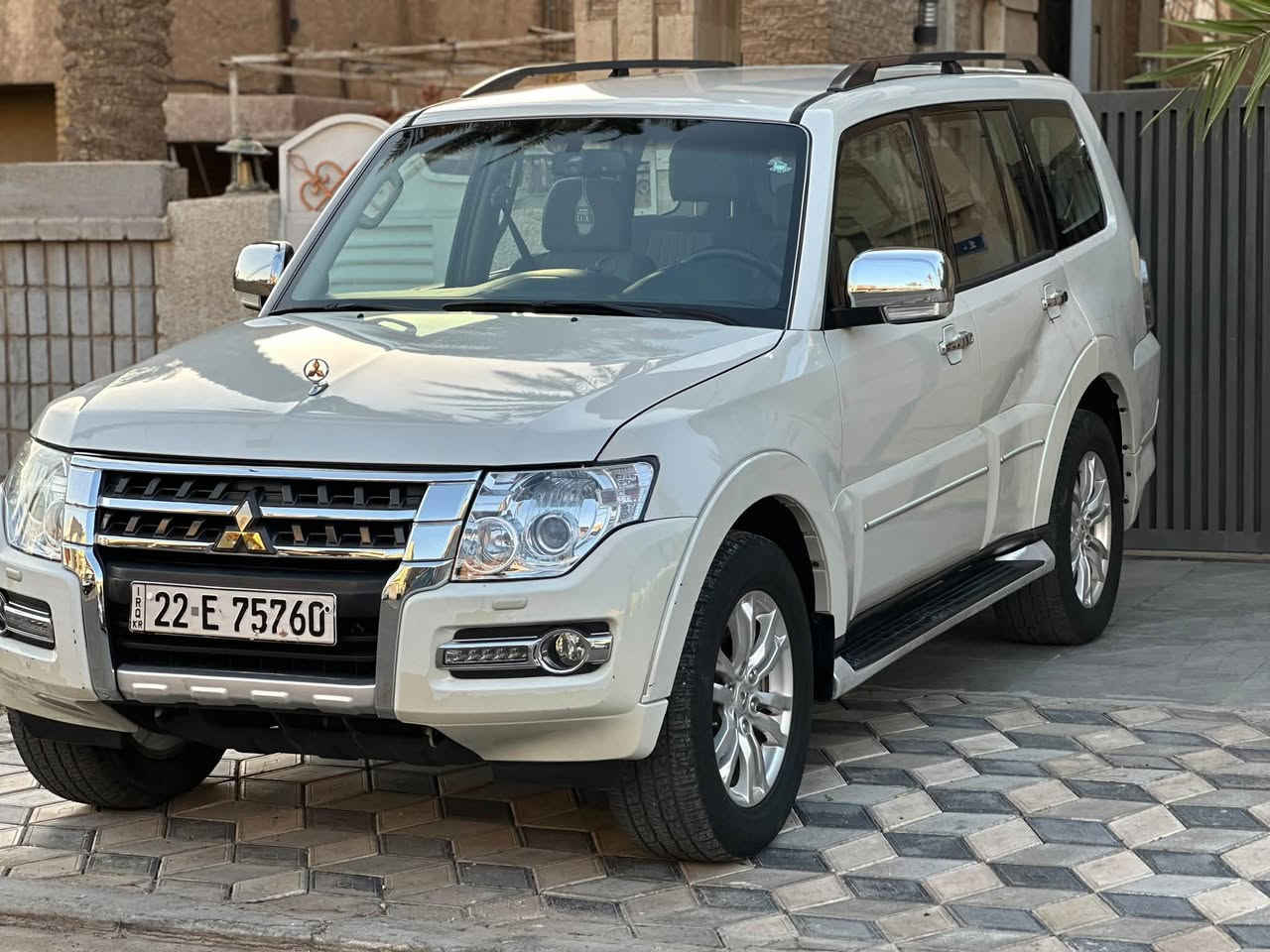 السلام عليكم 
باجيرو 2020 حبتور ام الدمام العلامة الذهبية بعدها اخت الزيرو ماشية 32 الف كيلو متر محرك 3800 رقم اربيل باسمنا من الزيرو سبيرها بعدة منازل وكشناتها بعدها بالنايلون ومغلفها 
صار بيهاحادث جاملغ امامي وايرباك ستيرن وبدلتة وبيها بارد بالباب قليل كلش وذاكركل التفاصيل بالصور ابيعها بسعر مناسب المواصفات تعرفوها الحبتور 

مكان السيارة : بغداد/ المنصور 
رقم التلفون : ***********
السعر /177
