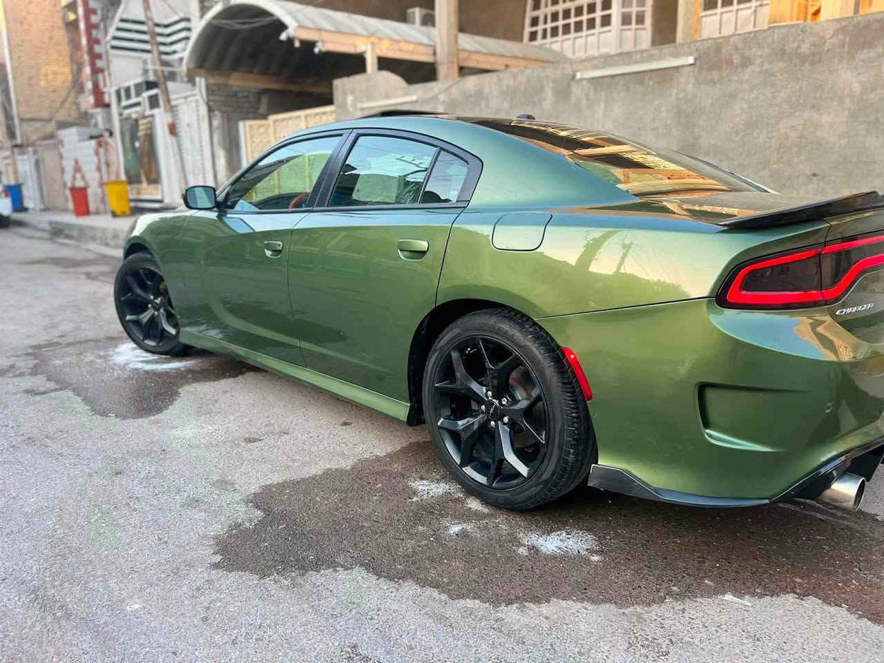 السعر (195) مجال بسيط
جارجر زيتوني محرك 3.6 رقم بغداد باسمي SXT 2019 بلاص سوبر تراك 
الحادث : جاملغ وبنيد من امريكا بدون شاصي وبدون ايرباك (سليم) 
وهنا بالعراق شبر ع كد الايد بالجاملغ الامامي مال السايق
مكينه وتبريد كفالة 
رقم بغداد باسمي تحويل مباشر ماشيه 94 ميل 
***********
كت دعاميات وبنيد SRT
عدسات زرع تغيري جميع الالون
شاشة كار بلي 
تخم تاير ويل 20 سلايت فتحه كاميرا حساس خلفي تحكم ستيرن تشغيل عن بعد
وباقي مواصفات الجارجر عدى الجلد
السيارة استخدام شخصي البصرة, العراق

نص مكتوب في الصور:
- 38630800