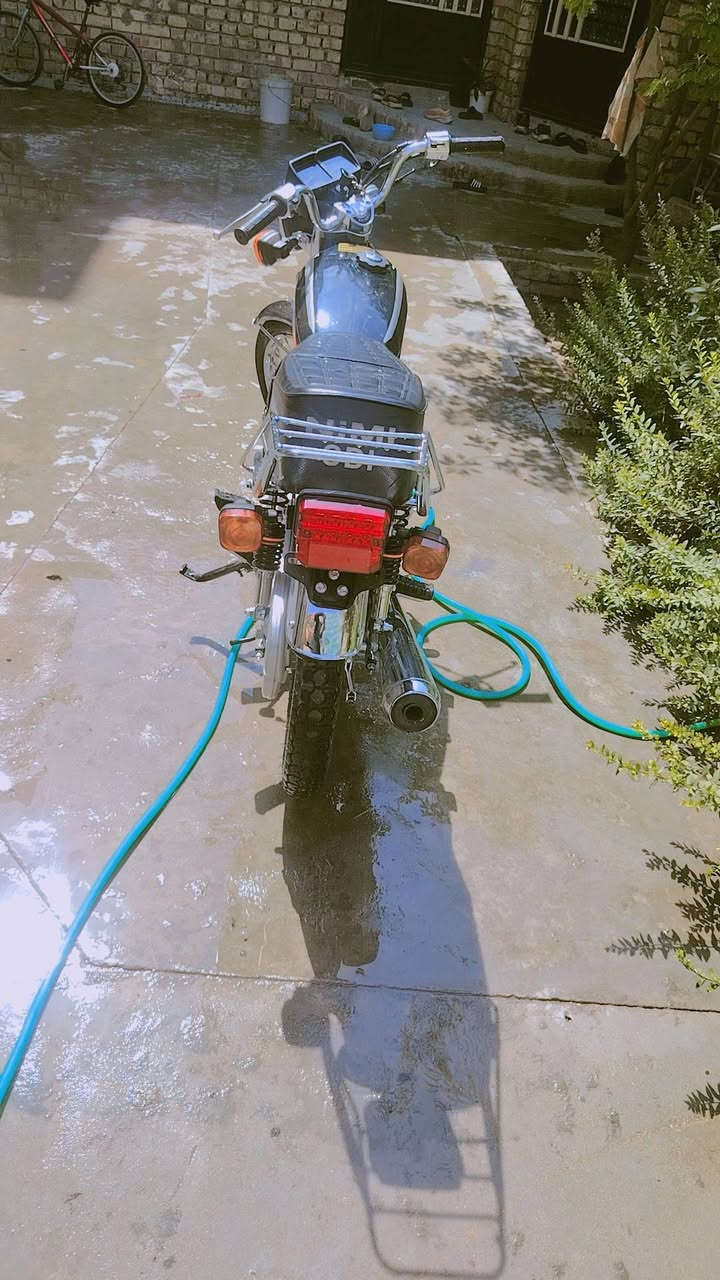سلام عليكم دراجه نامه للبيع دراجه مكفوله من لويل للوين تخبل تجيب فيتر وفحص وراق بيه دراجه نضيفه كلش السعر 675 وبيه مجال لطيبين بكاني احي انصر رشاد شارع تانكي رقم ***********
