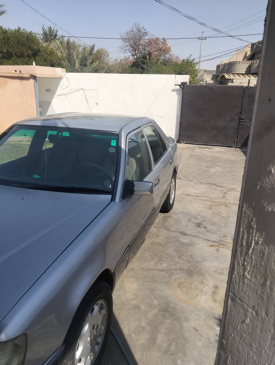 السلام عليكم
مارسدس للبيع 

التفاصيل:
.رقم سليمانيه باسمي 
. گير محرك بطه 2500
.تبريد شغال 
.كشن جلد 
.جام كهربائي سنتر لك 
اي نقص ما بيه 

العنوان : ديالئ .جلولاء 

رقم الموبايل :***********
السعر : 60 وبيه مجال

#للجميع
