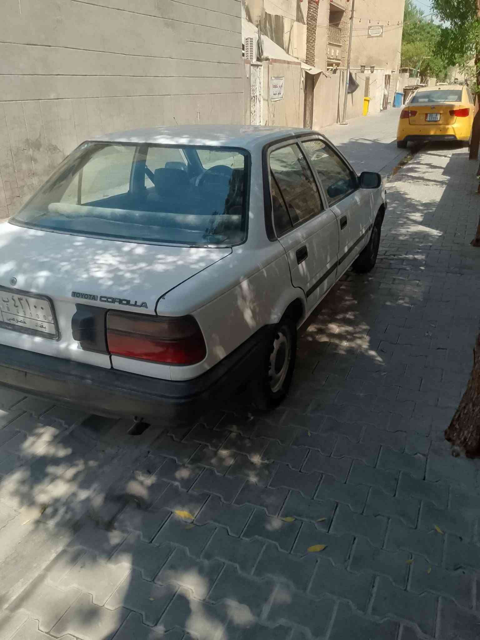 سيارة للبيع كورلا
موديل 1990
يسره بلاد
سياره بلاديه من دعاميها للدعمياء 
سعر 40 ورقه
كلشي نظيف بيها سياره 
رقم الهاتف / ***********
عنوان بغداد جديده رقم فقط على رصيد
