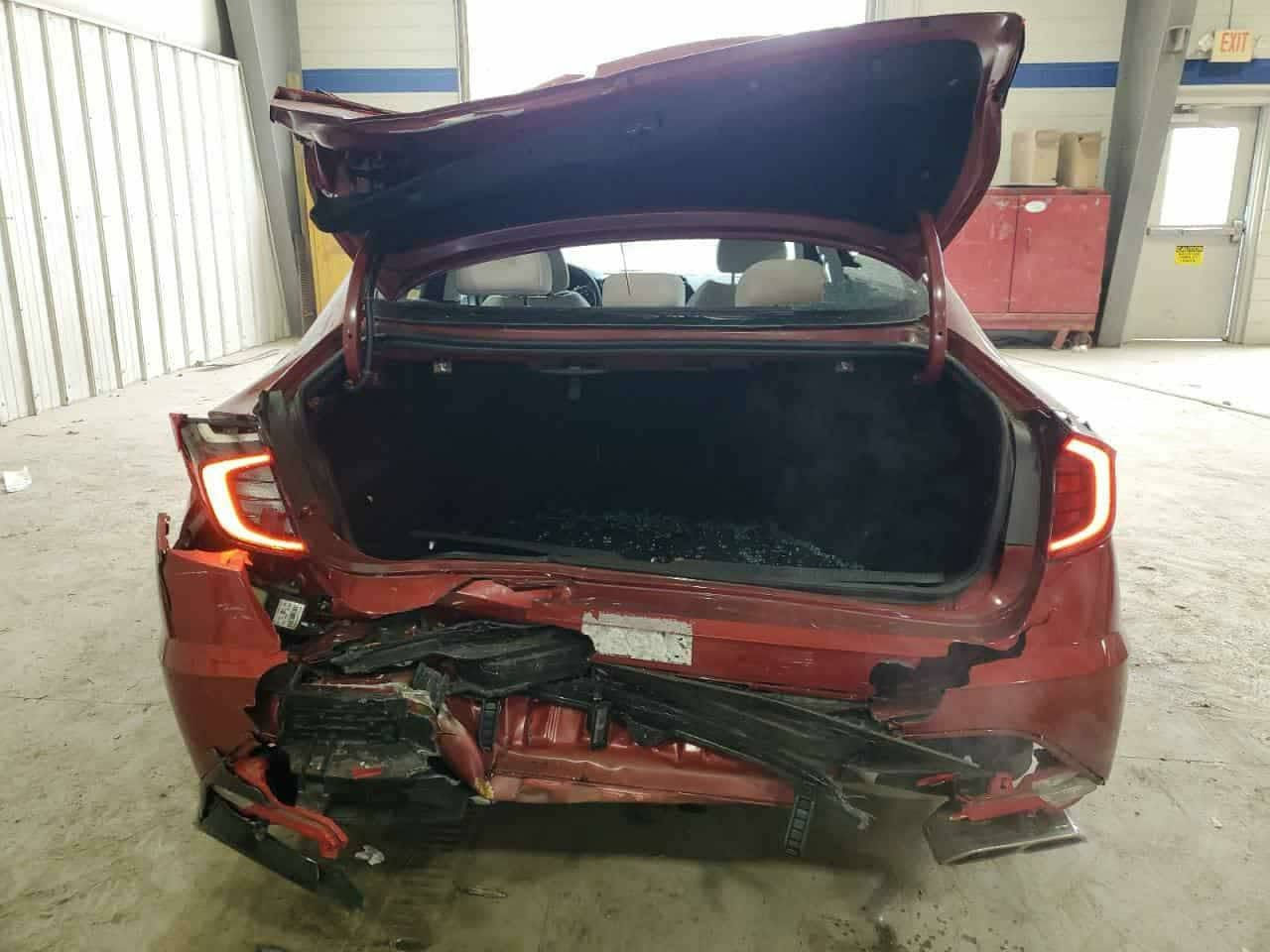 سلام عليكم سوناتا للبيع موديل 23سعر 162 ماشيه 39ميل العنوان كربلاء *********** فول ماعدا البناوراما ماشيه 39ميل او مراوس ب الانترا او كامري
