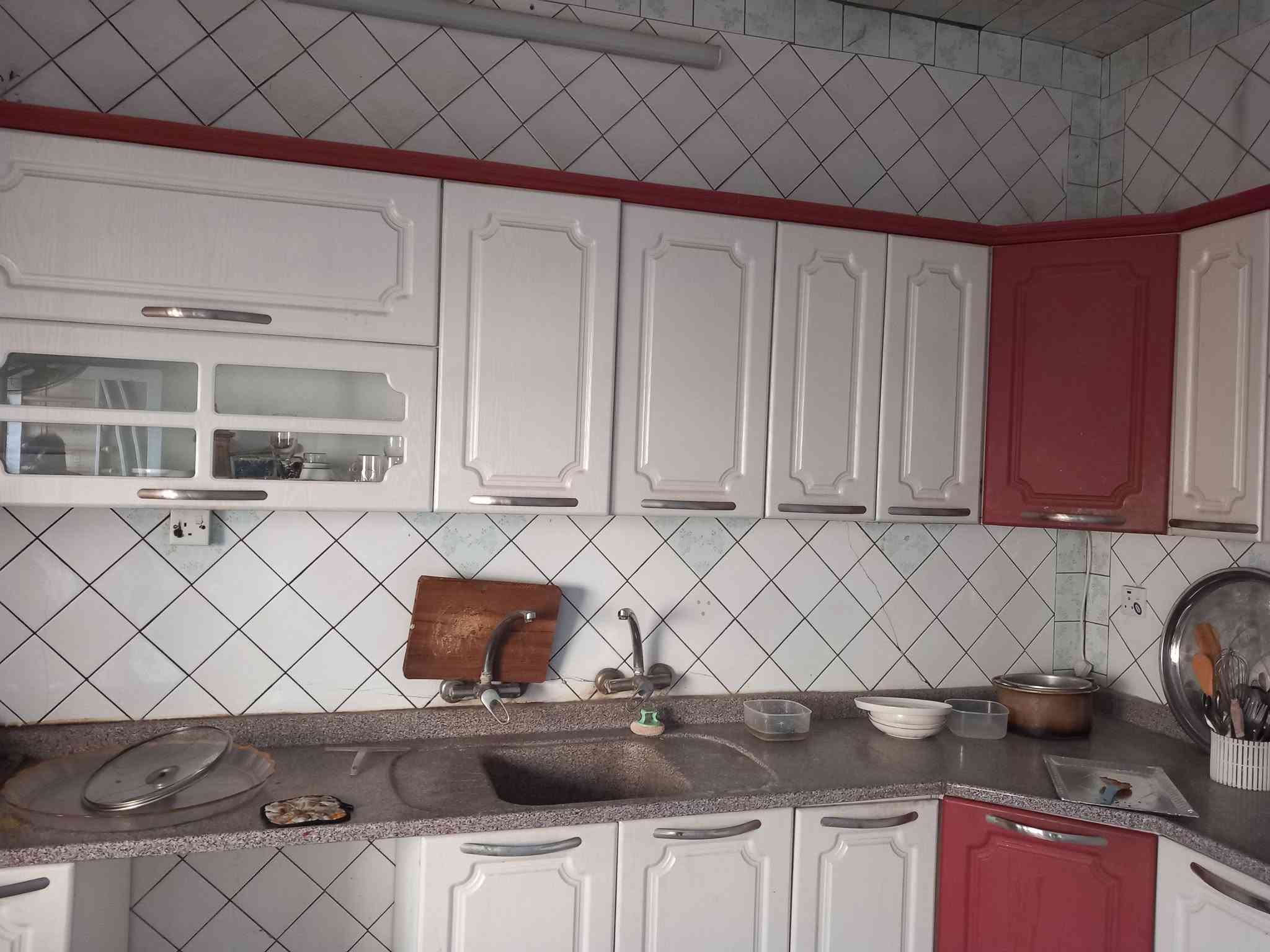 كاونتر تركي ١٠ متر للبيع نضيف جداا ***********
