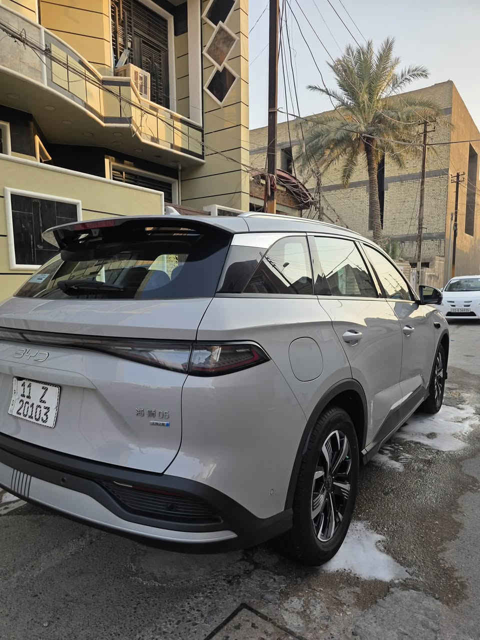 السلام عليكم
اخوان BYD سيليون 5 

فول مواصفات 

بصمة 

بنوراما 
باب خلفي كهرباء 

شاشه كبيره معربة بالعربي 

كشن كهرباء 

13 كامرة 

فول مواصفات ومكفولة كفالة عامة 

على الفحص وين ما يعجبك 

***********
