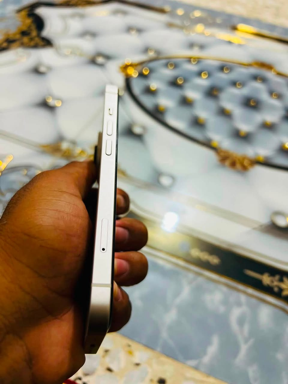 للبيع  او امراوس 15لو16نرهم اني وياه ايفون 13عادي وتر ماستر شرق اوسط عربي دبل سيم كارت بطاريه 90ابلاد ماامعله مكفول من كلشي ملحقاته كامله وياه  سعره ٥٢٥مكاني نجف رقمي ***********
