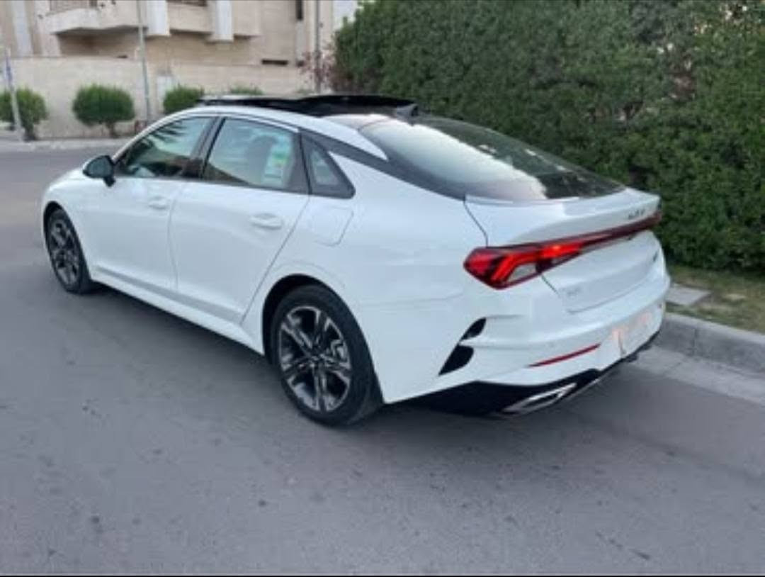 السلام عليكم للبيع فقط 
كي فايف ٢٠٢٣ خليجي شركة الدولية كلش جديدة
فول مواصفات ١/١ محرك ٢٠٠٠ دوش / بصمة / بنوراما / كشن كهرباء / حساس امامي خلفي / قطعتين تبريد فول الفول سيارة كلش جديدة جاهزه مابيها اي نقص بيها اقل من ربع البنيد صبغ اثر طخه سطحية  كلش بسيطة بدون اي دواخل دواخل حته دعامية مابيه شي بيها بارد بالهلال الخلفي  ماشيه ٤٥ الف مكاني بغداد الاعظمية 
السعر ١٨٣ ورقة  اتصال  *********** بغداد, العراق
