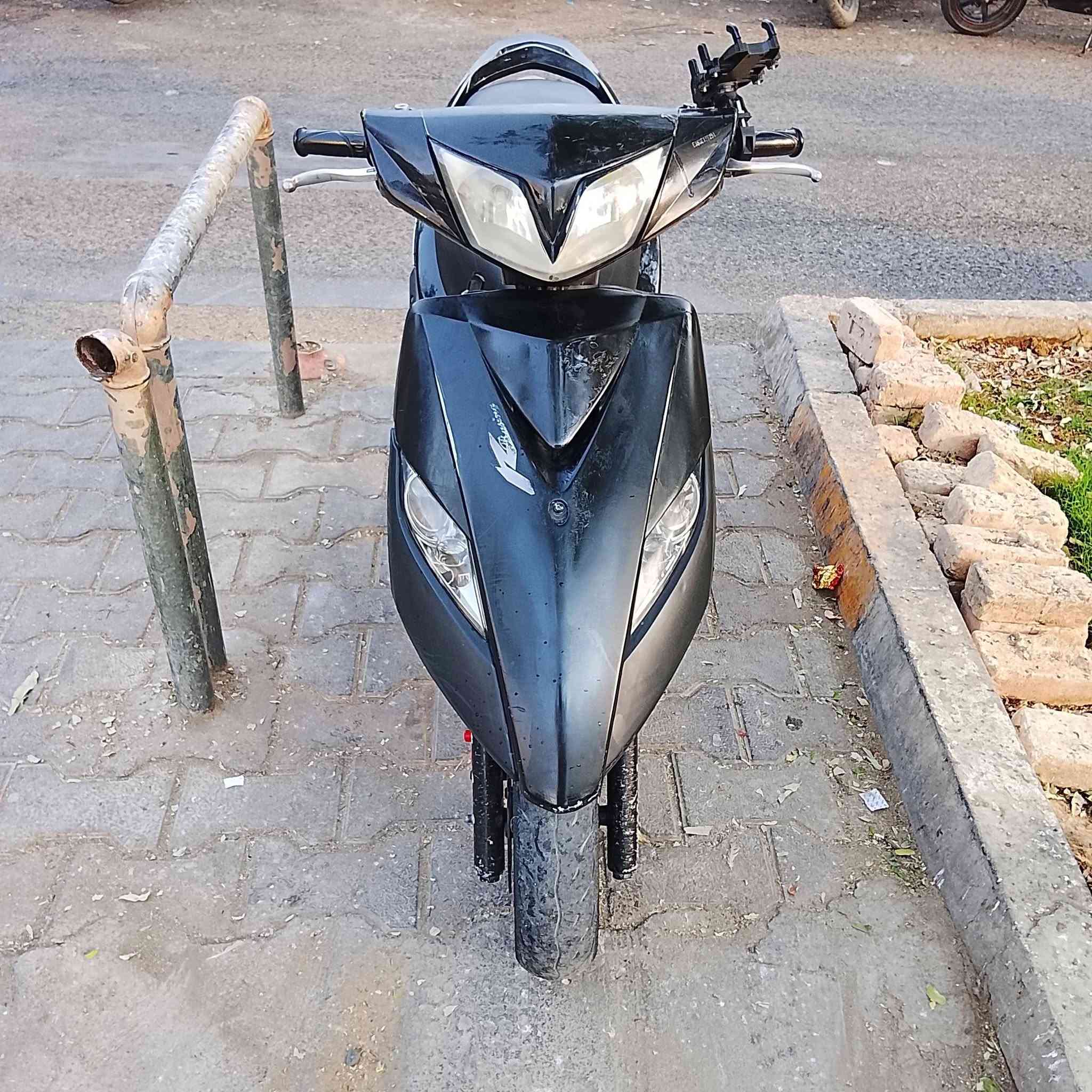 سلام عليكم دراجه ماكس ثعلب دراجه نضيفه كل عيب مابيه السعر خاص 
***********
