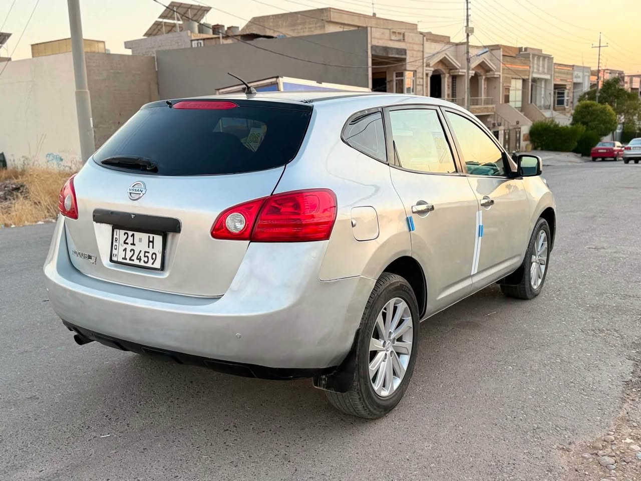 نيسان روك 2010 جاهزه من كلشي سياره باسمي تحويل وكاله شرط مكفوله من الحادث .صبغتها حزام حانت جارده فقط .كير محرك تبريد كهربائيات شرط سعر69ومجال عنوان اربيل 
***********
***********
نيسان روك 2010زور جوان بى ليدران حزام كراوه له سه رصاغي بناو خوما سنوى نويا گيرو ومه كينه ته بريدي به شه رته سعرى 69ورقه ومجال شوين هه ولير أربيل, العراق
