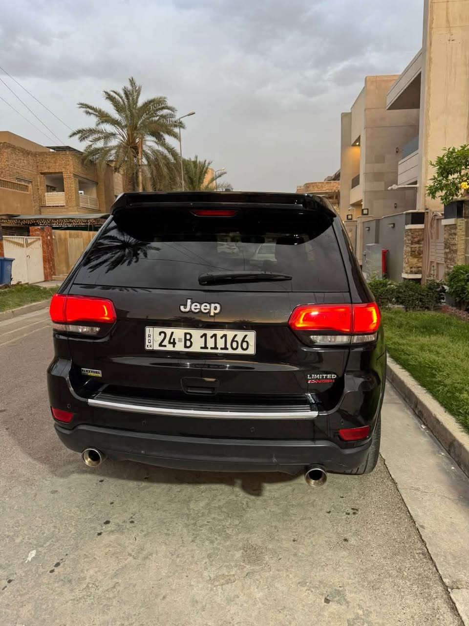 السلام عليكم Jeep 2014 للبيع
📍حادث امريكا فقط باب السكن مبدل بدون دواخل الرقم مميز وياها  باقي التفاصيل داخل الصور 
📍مواصفات فول للاخير فول ميحتاج اذكر مواصفات الفول 
السعر 175 ورقة مكاني بغداد الشعب 
رقمي ***********

