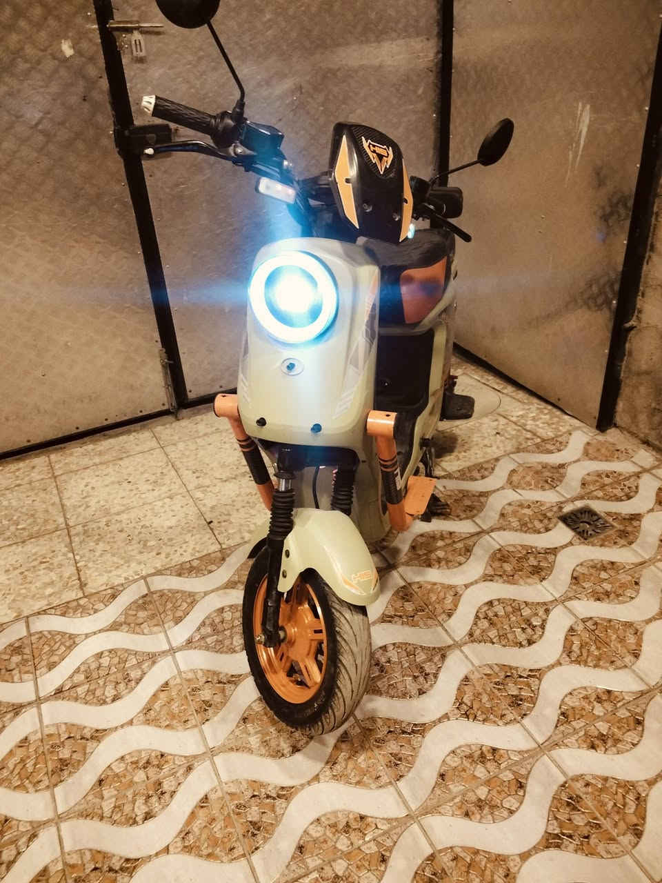 مستخدم نضيف • ٥ بطاريات • بلوتوث