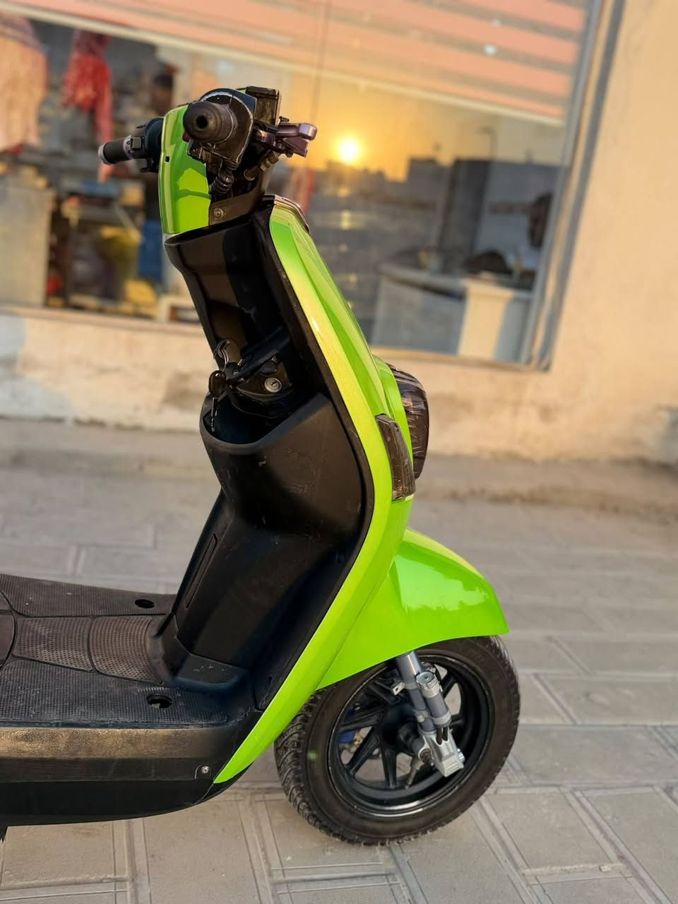 بوليس نوزل للبيع
موديل ٢٠٠٩ الدراجه جديده وجاهزه ما عايزه برغي بيهاهَاي اضافات بيها يدات بريك اصلي بيها دبلات رياضي بيها ويل مشيف اصلي بيها دبل خلفي سبع الوان بيها قبق فلاوين رياضي لايت عدسه كهربائيات كلها تشتغل  مكاني بابل مركز سعرها ٦٢٥ بيها مجال
***********
