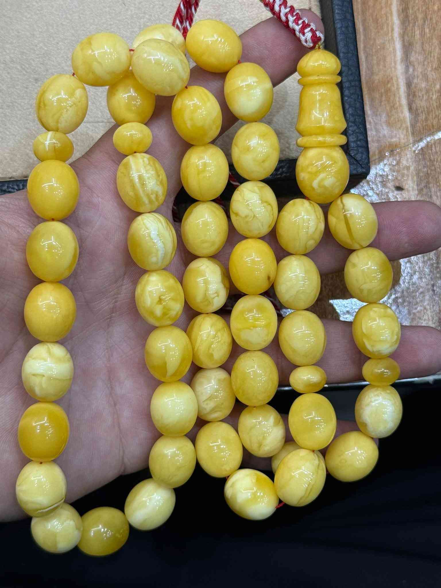 بيض حمام قديم نوادر الأرض
الوزن 80
عدد خ 47
قياس 15،5/13.5
اخوان الشراي يجي خاص 
***********
