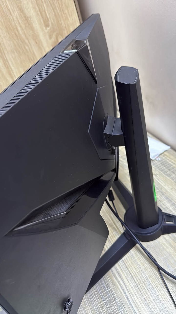 سلام عليكم ورحمه الله ، شاشه للبيع
27 بوصه براند انتگيمر
280 هرتز ، 1ms، fast ips , hdr
الشاشه خاليه من المشاكل مابيها ولا عطل بس يرادلك شوي تنظفها ( اني تعاجزت ) استعمال تقريبا ٣-٤ اشهر 
ملاحظه: الكارتونه مالتها عايفها بالترك وبيها تراب تريد تاخذه او لا بكيفك🗿
سعر 280 وبي مجال بسيط للطيبين 
سبب البيع دور ثاني🗿🗿 
تواصل ع خاص او ع رقمي *********** 
مكاني بغداد بلديات تجي للبيت تشوفه وتاخذه وتحياتي للجميع 
ادمن من رخصتك🤍🤍
