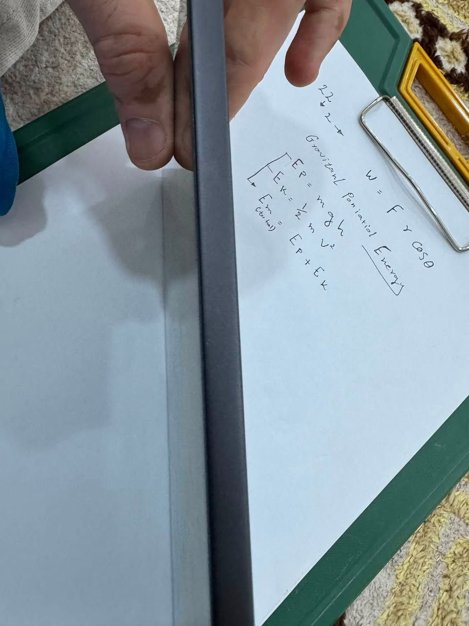 السلام عليكم ايباد ريد ماجك استرا للبيع الجهاز نضيف كلش معدل تحديث الشاشه 165Hz 
الذاكره 512 العشوائيه 16 
الجهاز استعمال قليل كلش ملحقاته الكرتونه والكيبل الاصلي وكفر حمايه
 سعره 980 الف وبي مجال بسيط 
مكاني البصره الطوبه والنخيله 
ما عندي توصيل اعتذر رقمي ***********
