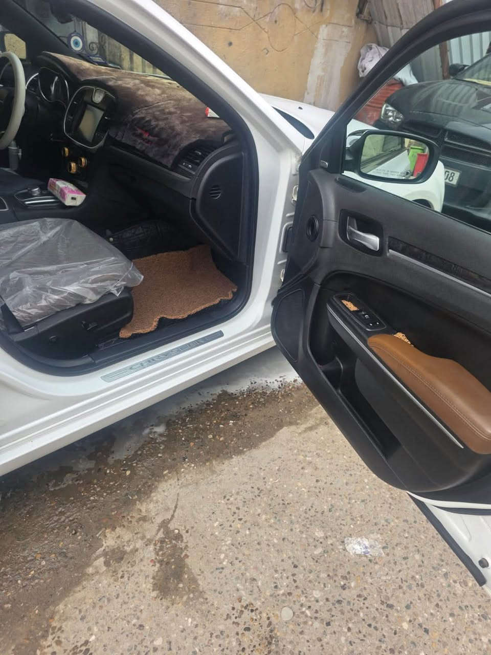 اوباما موديل 18  لون ابيض رقم سليمانية بسمي مواصفات شاشة كار بلي كشنات تدفئة و تبريد بلاتينيوم  خزن ميموري ستيرن كهربائي مرايات قلاب كامرة دوارة  ويل 18  مكسيكي  السيارة فول ما عدة الفتحة و بردة العنوان البصرة *********** بيع فقط
