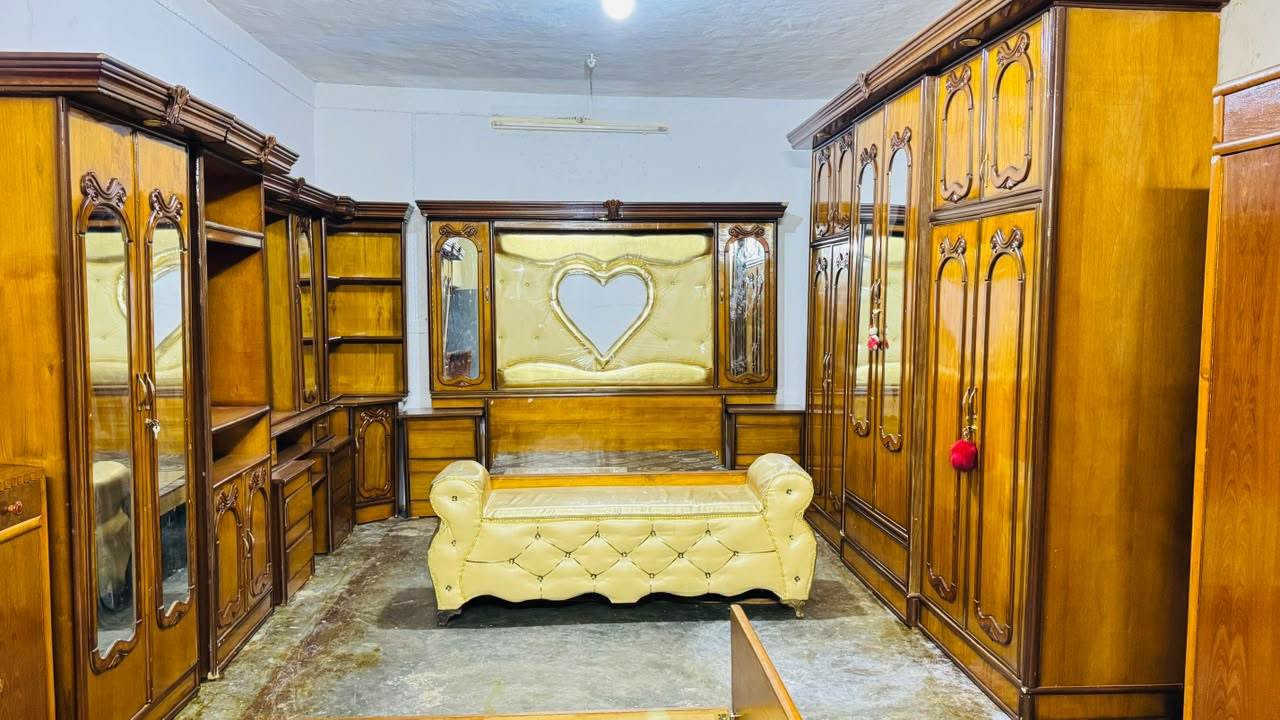 غرفه نوم ملكي صاج عراقي داخل خارج استخدام قليل  للاستفسار الاتصال ع الرقم ***********
