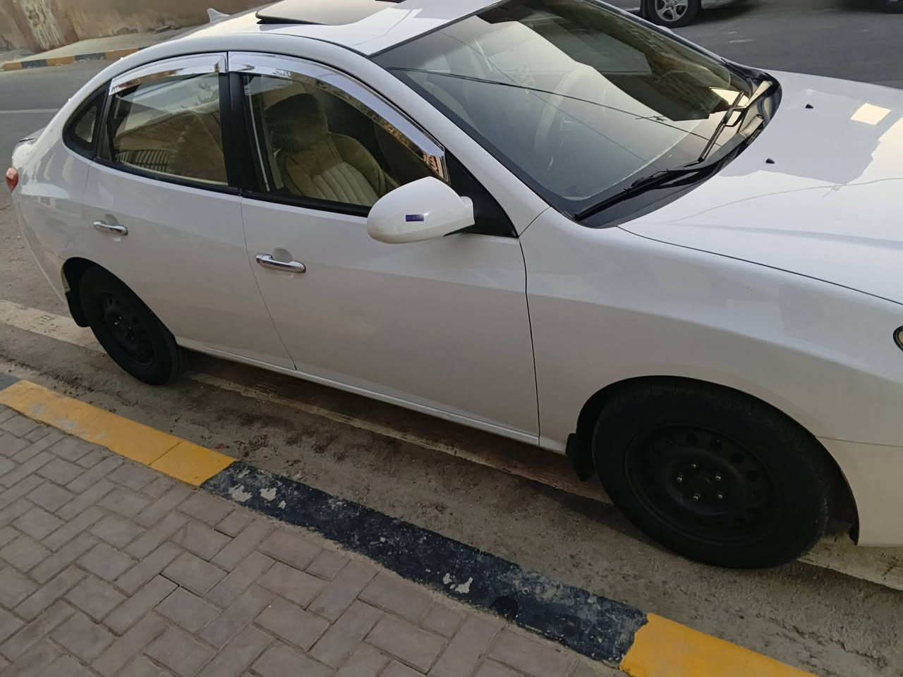السلام عليكم 
النترا موديل 2009 خليجي مكينه 2000 
فتحة سقف
السياره جاهزه تحويل ثاني يوم 
بيها صبغ قطع ابيع حزام
بدون داخل 
العنوان ديالى جديدة الشط قرب مطعم سامان 
***********
السعر 92 وبيها مجال حك الجيه
