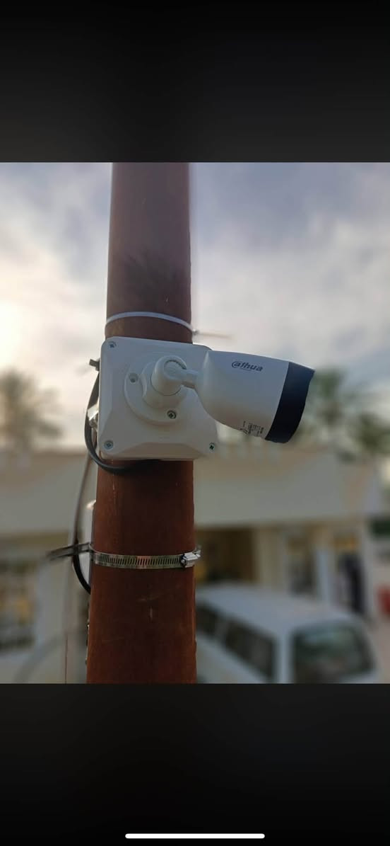 احمي  بيتك أو محلك مع  بيتك امن سستم داهوا الأصلي! 📹
✅ دقة تصوير  2 ميكا فول HD
✅  4 كاميرات + جهاز تسجيل 4 قنوات
وايضاً 8 كامرات + جهاز تسجيل 8 قنوات 
✅ ميزة التحدث والاستماع (Two-Way Talk)

✅ مشاهدة مباشرة من الموبايل بأي وقت ومن أي مكان

✅ جودة عالية وثبات في الأداء
💯 مناسب للمنازل، المحلات، المكاتب والمخازن.
📞 للحجز والاستفسار راسلنا الآن،. *********** مهندس علي 
وأسعار منافسة 

والعمل في جميع مناطق صلاح الدين وبغداد 

#كامرات عالية الجودة ✅

للستفسار *********** وتساب 

"الأمان يبدأ بكاميرا... دهوا .. لا تؤجل حماية مكانك."
