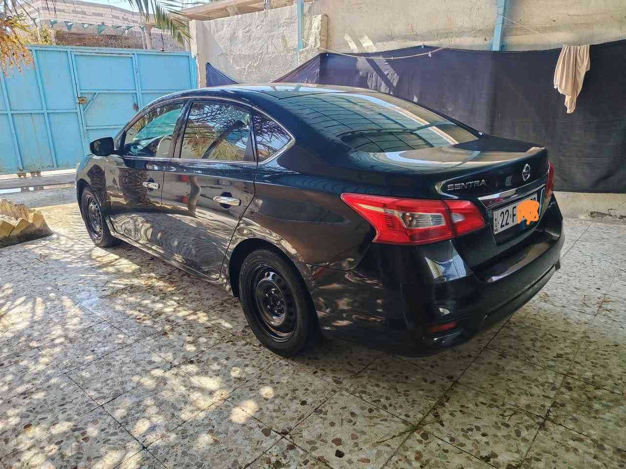 سلام عليكم من رخصة الادمن سيارة سنترا موديل 18 وارد أمريكي حادثها جاملغ الايسر وشويه من البنيد السيارة كلش حلوه ونضيفه وجاهزه حداديه تايرات تبريد كلشي تمام السعر ١١٠ وبيها مجال حگ الجيه مكاني البصرة گرمة علي الماجديه 
رقم ***********
