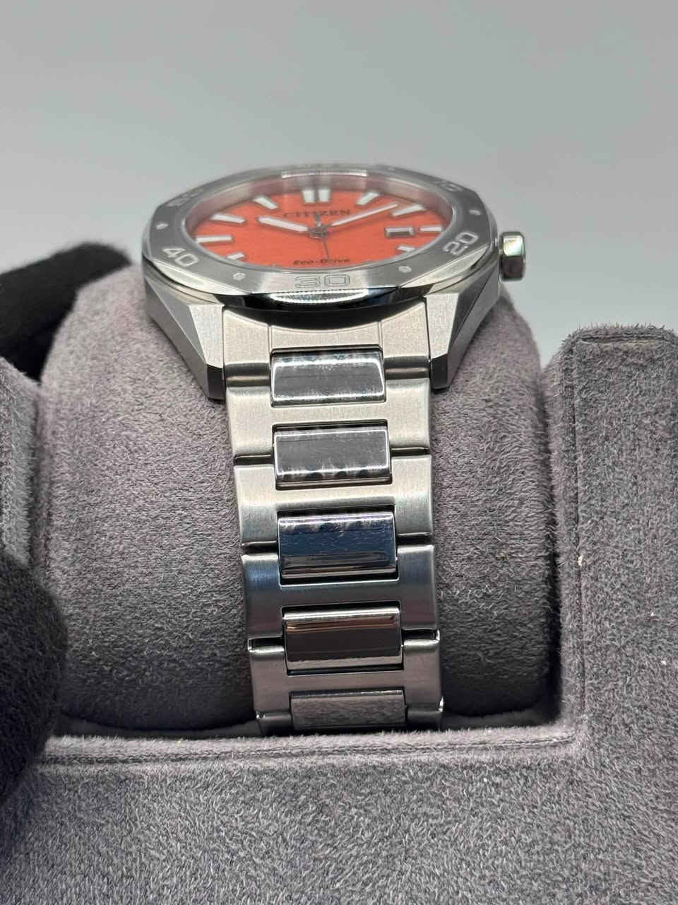 السلام عليكم👋
بعد التحية الطيبة إلى الإخوة الأعزاء ❤️

متوفر ستزن Citizen Eco-Drive Odyn اصلي وكالة ضمان سنتين 

- قطر الساعة 41

-المينا مميزة سلمون 

-ستانلس ستيل 416L مقاوم للصداء

-100متر مقاومة تحت الماء 

-لامينوس انارة في الضلام 

- زجاج زفير مقاوم للخدش ومضاد لانعكاس الضؤ

-نافذة لعرض التاريخ الشهري 

- شحن البطارية اي مصدر ضوء وعمر اطول للبطارية 

الساعة جديدة قيد الستيكر 

للتواصل ماسنجر او واتساب ***********
