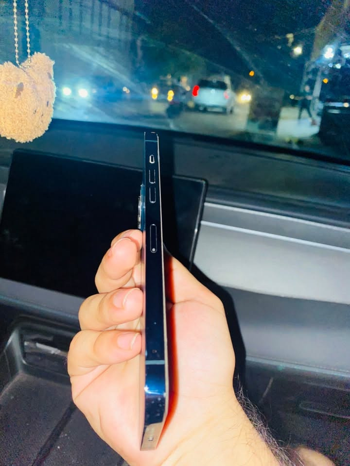آيفون ١٢ برو ماكس • ٢٥٦ • بطارية ٩٨