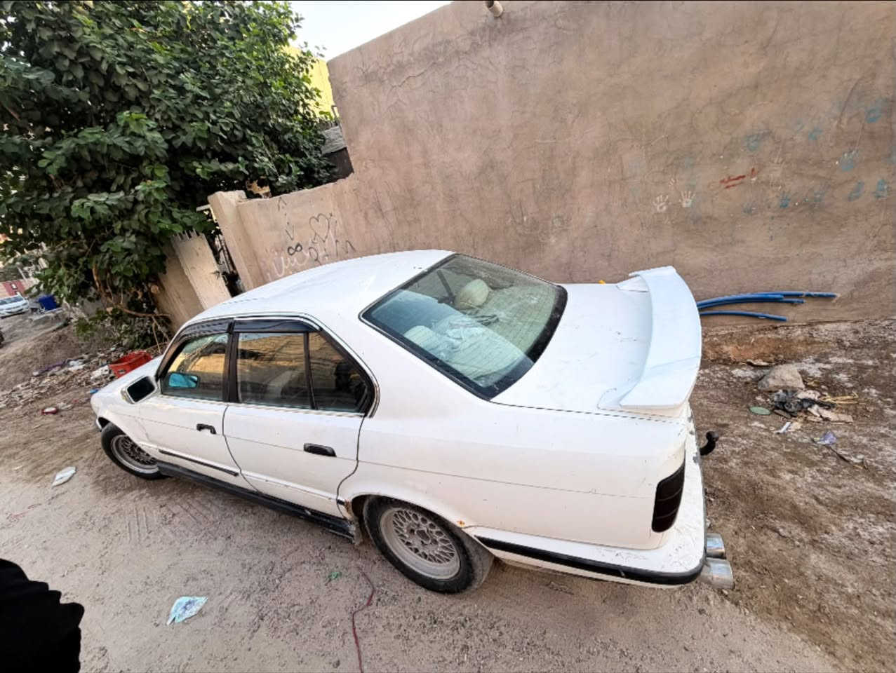 السلام عليكم ورحمة الله وبركاته
Bmw525 1988. لون ابيض

محرك 2000 مسكر v6 

السيارة بدون صبغ بس بيها ملاحظات بسيطة
كير عادي 

رقم الانبار و التحويل مباشر

السعر 28 وبيها مجال 

مكانها بالرمادي ***********
