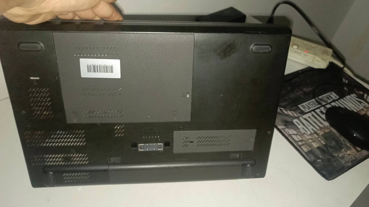السلام عليكم 
لابتوب لينوفو ثنك باد 

نظامه ويندوز 11 برو 
مساحته 256 ssd 
الرام 8
يحتوي على كروت شاشة ثنين واحد مدمج والثاني خارجي 
واحد من Nvidia  k2100M 2G 
والثاني من انتل intel HD 4600
core i7 4710 MQ
الشاشة FHD-60Hz
تدعم الالعاب فورت نايت 60-70 فريم ثابت اذا حانت حراته متوسطة 
gta v  -- 40 فريم اداء متوسط 
واذا ضعيف 60 فريم 
وشيفرلي 2 - 60 فريم 
ذني الالعاب اني جربتهن عليه 

للاستفسار راسلني واتساب(***********) او ماسنجر ✨
