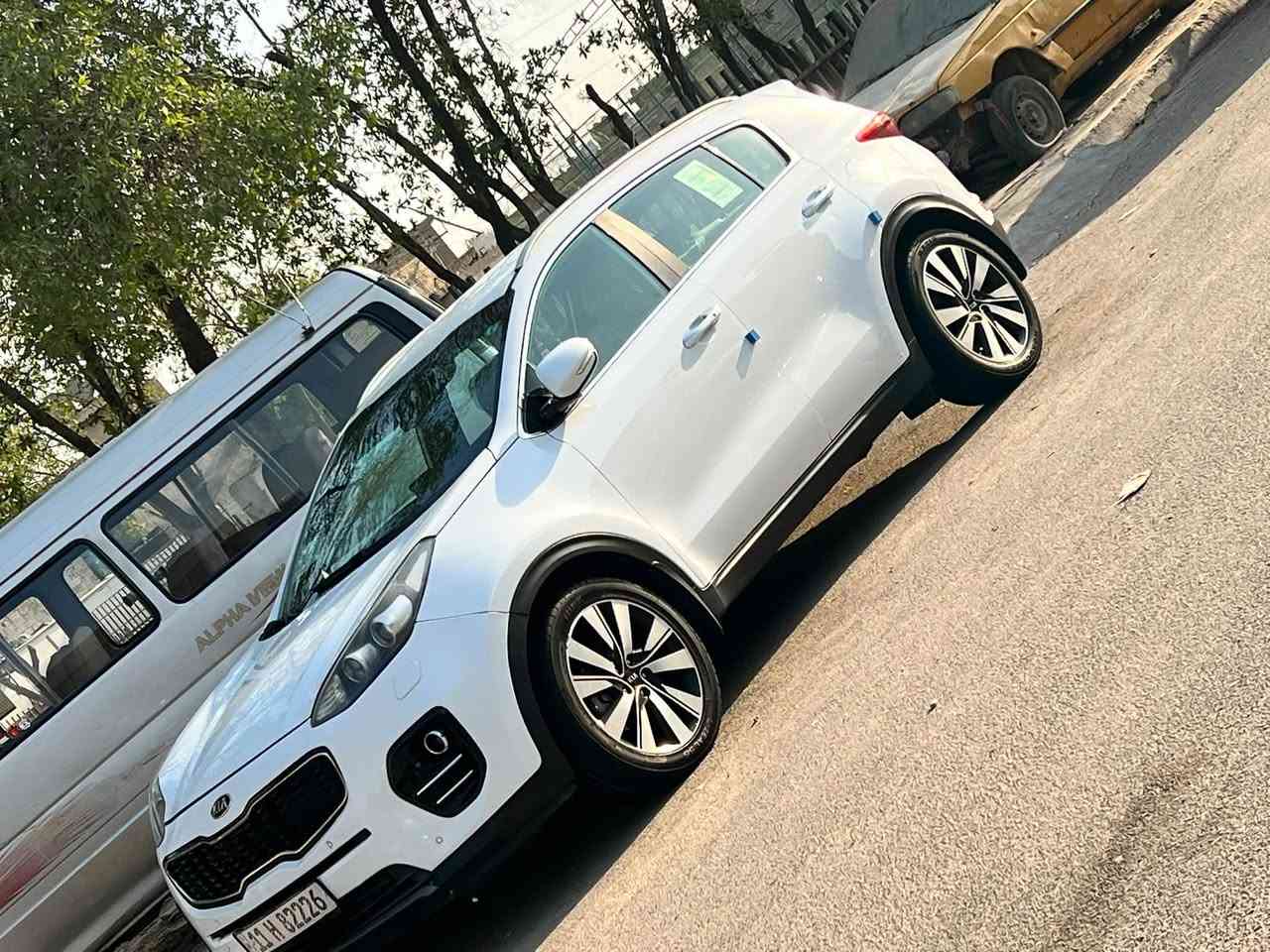 السلام عليكم كيا سبورتج موديل 2018 خليجية مكفولة عدا البنيد صبغ اثر تقشير مكينه 2000 دوش مكينه كير كفاله من الفتح البخار والصوت ماشيه 93كم مواصفات بصمه حساس خلفي امام مري شفط تبريد صدر تخم تاير كله كفاله رقم بغداد بسمي 
السياره جاهزه للاخير استخدام شخصي 
مكان بغداد 
***********
