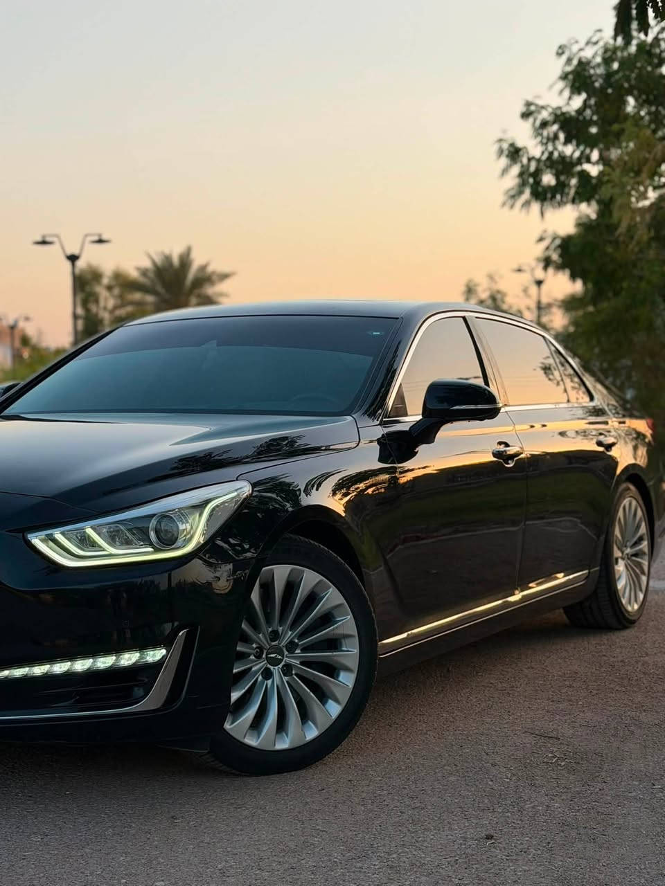 ‏Genesis G90 2017 
جينسيس (رئاسي)
كير مكينه كفاله 
حادث السيارة بامريكا 
جنطه و جاملغ خلف السائق مع باب كلير
بدون ايرباك

‌‎المواصفات والتفاصيل:-

‌‎:-بصمة تشغيل وبصمة الابواب مع الصندوق 

‌‎:- فتحة سقف  

‌‎:- 3 أنظمة قيادة  ( ايكو  + سبورت + نورمل + سمارت) 

‌‎:- لايتات دبل عدسة  زينون  متحرك ناصي وعالي مع ليدات نهارية 

‌‎:- محرك 6سلندر 3.3T

‌‎:- دواخل بيجي 
+ انارة محيطة عددة الوان متغيرة

‌‎:- كاميرا خلفية دواوة وبيها وضعيتين مع 4 كامرات محيطية 360

‌‎:- كشنات كهرباء جهتين + تدفئة وتبريد الكشنات + خزن 3 وضعيات 

‌‎:- رادارات نقطة العمياء مع رادارات خلفي امامي جانبي

‌‎:- صندوق ذكي يفتح عند الاقتراب في 3 ثواني  

‌‎:- نظام اوكس وبلوتوث وجي بي اس قابل للتحديث

‌‎:-  بردة خلفيه كهرباء مع بردات جانبيه كهرباء

‌‎:- تبريد قطعيتن منفصل النظام

‌‎:- نظام ترحيب عند الاقتراب مع علامه جنيسيس مع دخول ذكي

‌‎:- دبل جام أوتو مع عازل حراري

‌‎:- نظام صوتLexicon صوت عالي جداً 17 سماعة

‌‎:- مري قلاب عنده الرجوع.+ مري شفط 

‌‎:- شاشة ديجتال مع هارد خزن 

:- كشن امامي جنب السائق vip قلاب

:- داتشو كامل

:- سايد بريك كهرباء 

:- شاشة تبريد خلفي منفصل

‌‎:- ستيرن كهرباء شفط + خزن+ تدفئة

‌‎4 بوب شفط+جنطة

:- دبل ماوس تحكم كامل خلفي + امامي

:- شفتات ستيرن مع اوتو هولد

:- شاحن لاسلكي

:- قيادة ذاتية مع تحديد مسار

‌‎وبعد بيها هواي مواصفات ما احب اطول عليكم 

السيارة مكفوله شواصي و داخل و لغود
ومضللة وبيها كتاب تضليل من مديرية المرور رقمها دهوك السيارة باسم شركة تريد مداور تريد وكالة السعر 215
***********
