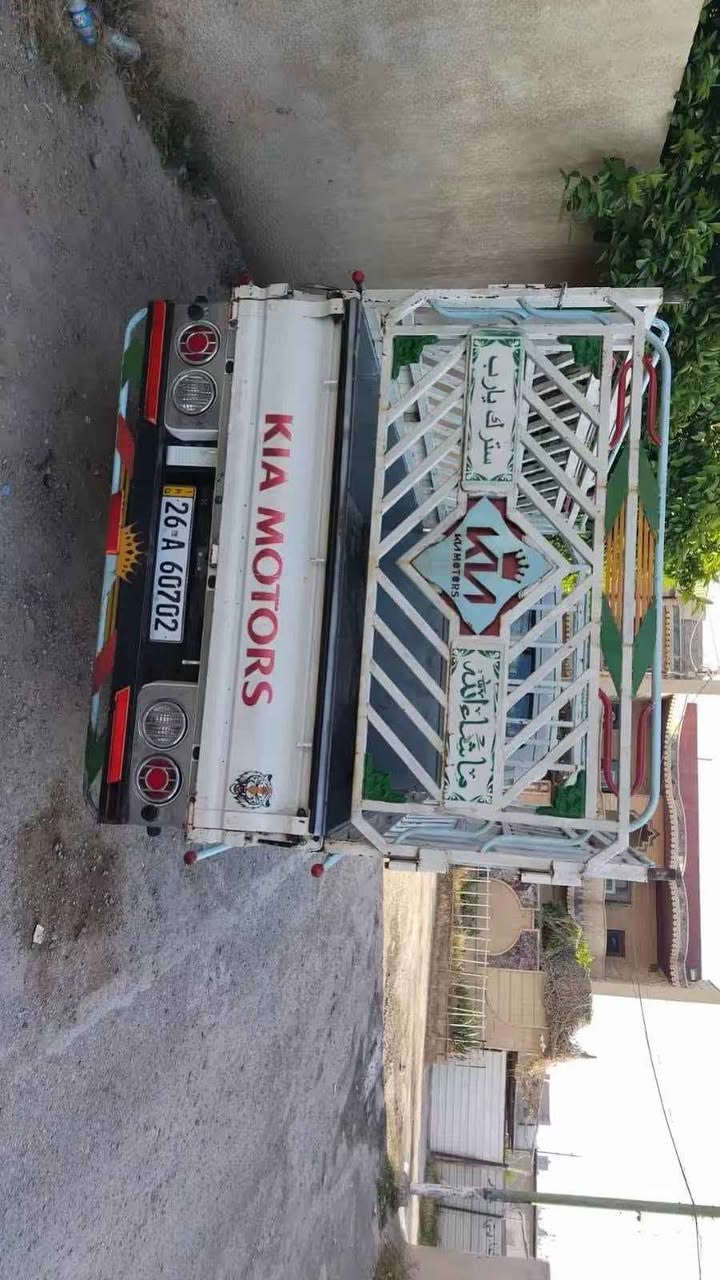 كيا حمل مديل18
صلاح الدين لل29 
سياره حلوه وكاعده
 ومامتعوبه ماشيه 175
 تبريد ثلج 
سياره احلئ من الصور 
لخط شلته بيها بارد باب سايق من عند دوسه
  وبيها نص بونيد دعمت ماطور البونيد معدل بس القوطيه مامعدله 
 تخم تاير جديد امامي خلفي
 صدر قبل شهر يم حسين الاخرس اشتغلته
 السياره عليها ادامه كامله  باتري جديد قبل 20يوم شديته محرك قبل 4اشهر جفته عند ابو ايه العباسيه  نيكلات  سياره متعوب عليها وماتريد غير سايق مرحمن وكبل للشغل السعر 123وبيها مجال بدون محجر. الهاتف *********** مكان السياره تكريت الزهور تكريت, صلاح الدين
