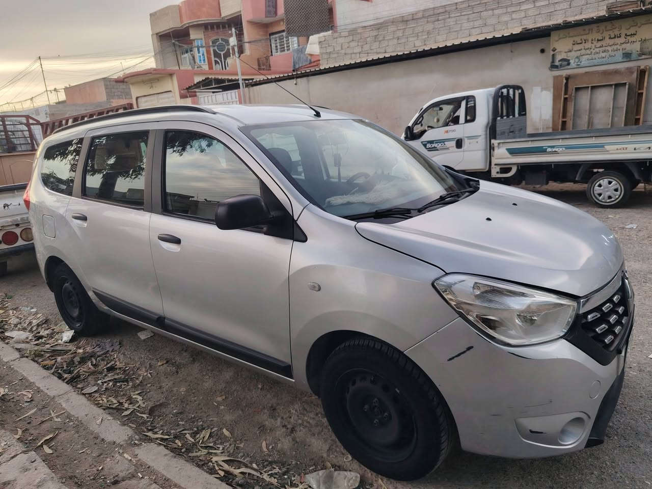 رينو ٢٠١٩٠
سيار جديد ٧ راكب
***********
