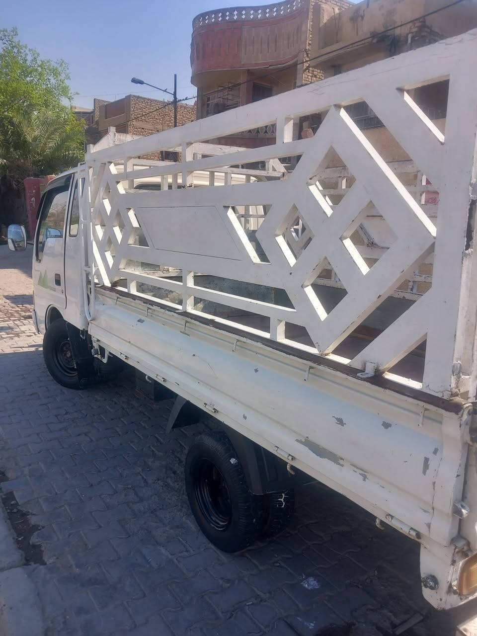 السلام عليكم البيع فنتيره موديل ١٩٩٩ مكينه شواصي مكفولات رقم الشاصي واضح بيهه هزه ل ٢٠٢٧ صدر جديد تايرات جديد ميزانيه وبلنص وباتري جديد جامه أماميه جديده رقم ديالى مشروع وطني بسمي تحويل مباشر العنوان بغداد مدينه الصدر رقم الهاتف ***********
