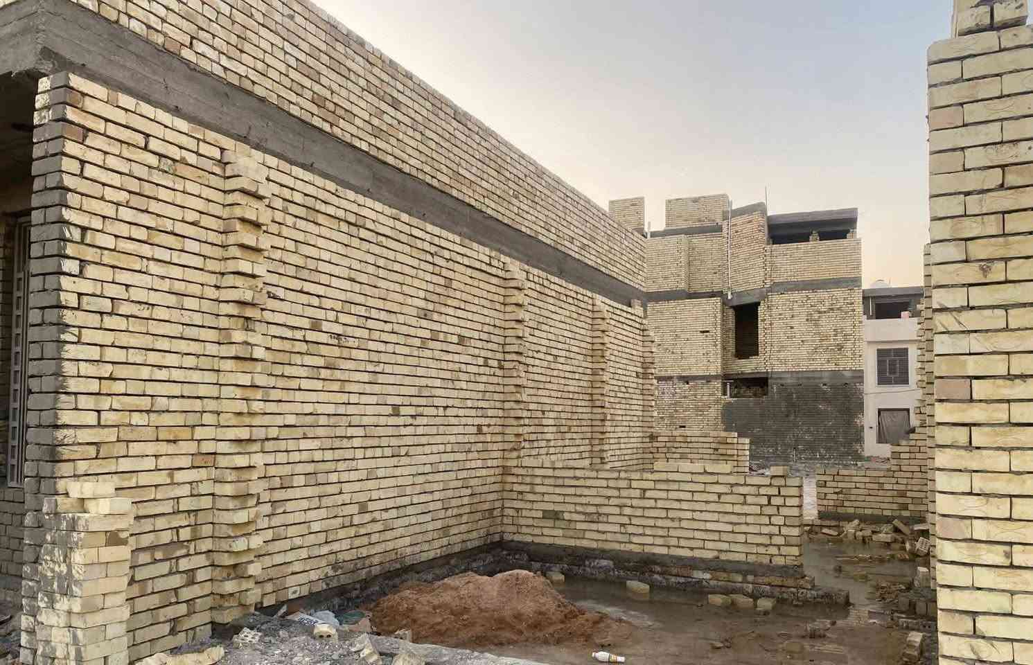 سلام عليكم قطعه أرض زراعيه مساحه 45 متر واجهه 4 ونص ونزال 10 القطعه زنجيل ع شارعين خلف بازيخانه لؤلؤ حي العدل استفسار اتصال ع الرقم ***********  السعر60 مليون وبيه مجال بسيط للشراي.
