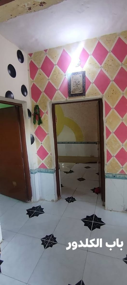 سلام عليكم بيت طابو للبيع 
مساحته 221,

موقع البيت حي العمال 
قرب مستوصف الشهداء 
البيت يتكون من 
غرفتين وصاله ومطبخ 
واستقبال وصحيات داخليه و خارجيه 
كراج+حديقه 
للتواصل  الانتصال على
***********
