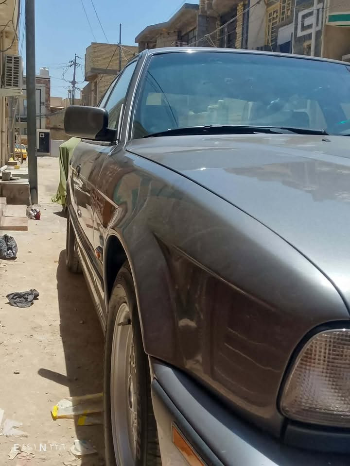 بي ام دبليو 525 مسكر عدل
وارد ياباني 

السيارة بعد احلا من الصور

داخل الغرفه جلد جديد غرفه كهربائية بالكامل

كهربائياتها كلها شغاله وبلادي

فتحه قماره طگتين

مري منفصله مصبوغه عام جماليه

تخم تاير جديد ويل خليه

حداديه جديد بالكامل

تبريد ثلج ❄️

رقم بغداد انگليزي باسمي شرط المداور

هزه وسنويه جديده

مكان السياره ديوانيه
57ورقه ابيه مشكله بالمكينه
***********

نص مكتوب في الصور:
- ٣٢,٦ N ٤٤,١ E
- ٣٢,٦ ٣٣,١ ٤٤,١ E
- E ٤٤,١ N ٣٢,٦