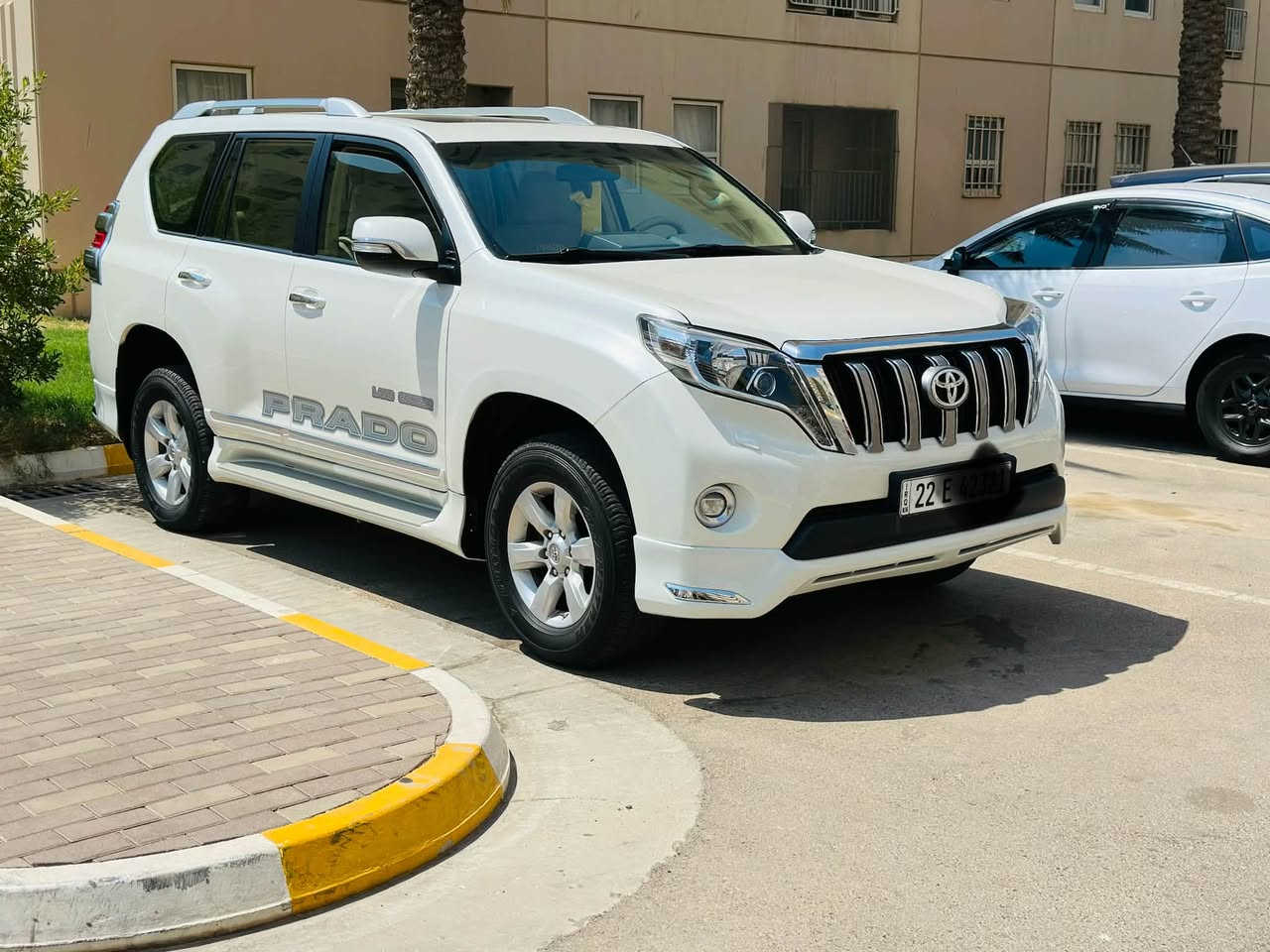 برادوا موديل ١٧ جديده جدا (بدون صبغ)))
فول بصمه ٦ فتحه ٧ راكب  رقم اربيل بسمي ..

((جديده بدون صبغ بيها رصعات بسيطه بالقماره وشكم مكان باد)))

رقم اربيل مكانها بغداد ***********

السعر ٢٨٧………السياره احلى من الصور بهواي جديده
