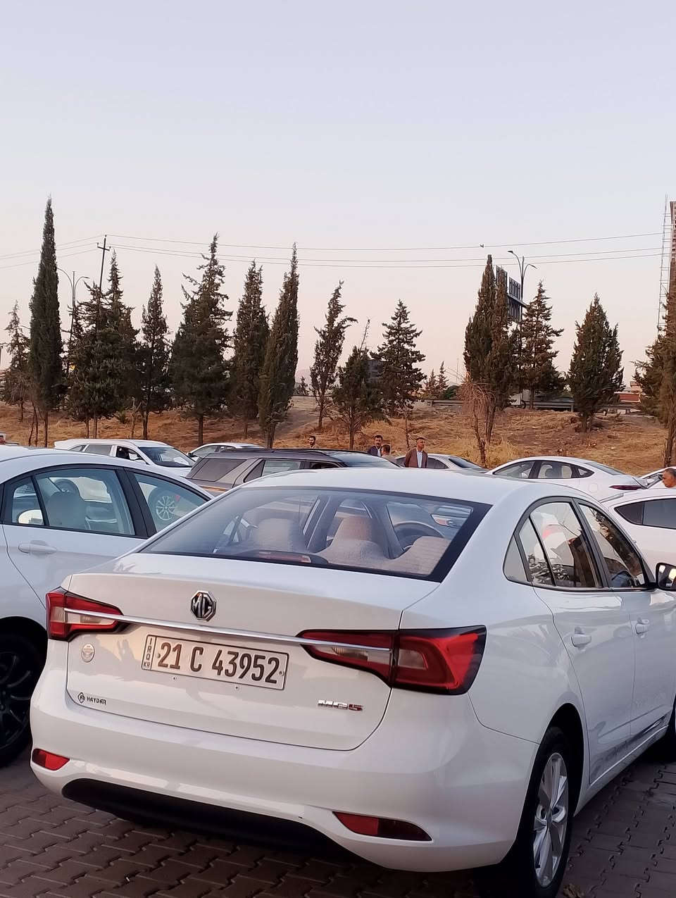 MG5 2024 standard plus 40000 km ڕۆشتوە سەیارەکە زۆر جوانە هیچی پێوە نیە بۆیاخ سارت کارت تەرزە هیچی پێوە نیە زەمانی شەریکەیە و ڕۆنیگۆڕاوە بۆ  ***********زانیاری زیاتر  تەلەفون بکە بۆ ئەم ڕەقەم
