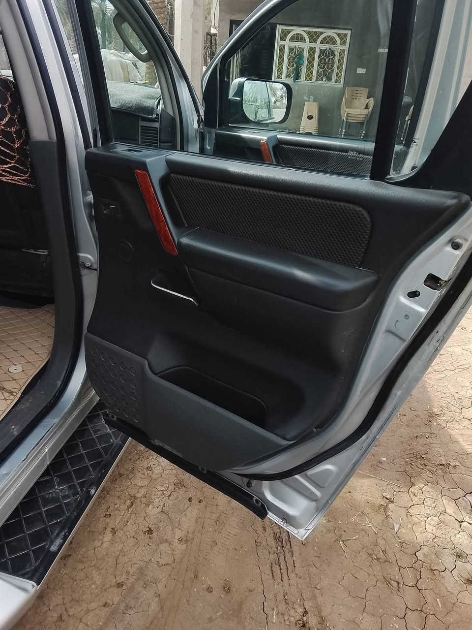 📣 نيسان ارمادا موديل 2006 للبيع
• ​نوع السيارة: نيسان ارمادا (Nissan Armada)
• ​الموديل: 2006
• ​الوضع القانوني: السنوية والسيارة باسمي (تحويل مباشر)
• ​الرقم: بابل (ألماني / إنكليزي)
• ​الموقع: ميسان _ العمارة 
​🛠️ المواصفات والحالة الفنية:
• ​المحرك والكير: بحالة ممتازة جداً (خير من الله)
• ​الحدادية: جاهزة  نسبة 70%
• ​التبريد: شغال وممتاز 
• ​الإضافات: مجهزة بمنظومة غاز سعة 60 لتر
• ​الصبغ: مصبوغة حزام (أثر جراد فقط، بدون حوادث قوية)
​💰 السعر والاتصال:
• ​السعر المطلـوب: 85 ورقة( 8,500$ دولار) وبيه مجال للشراي 
•  ​للتواصل والاستفسار (اتصال فقط):
◦ ​📞 ***********
◦ ​📞 ***********
