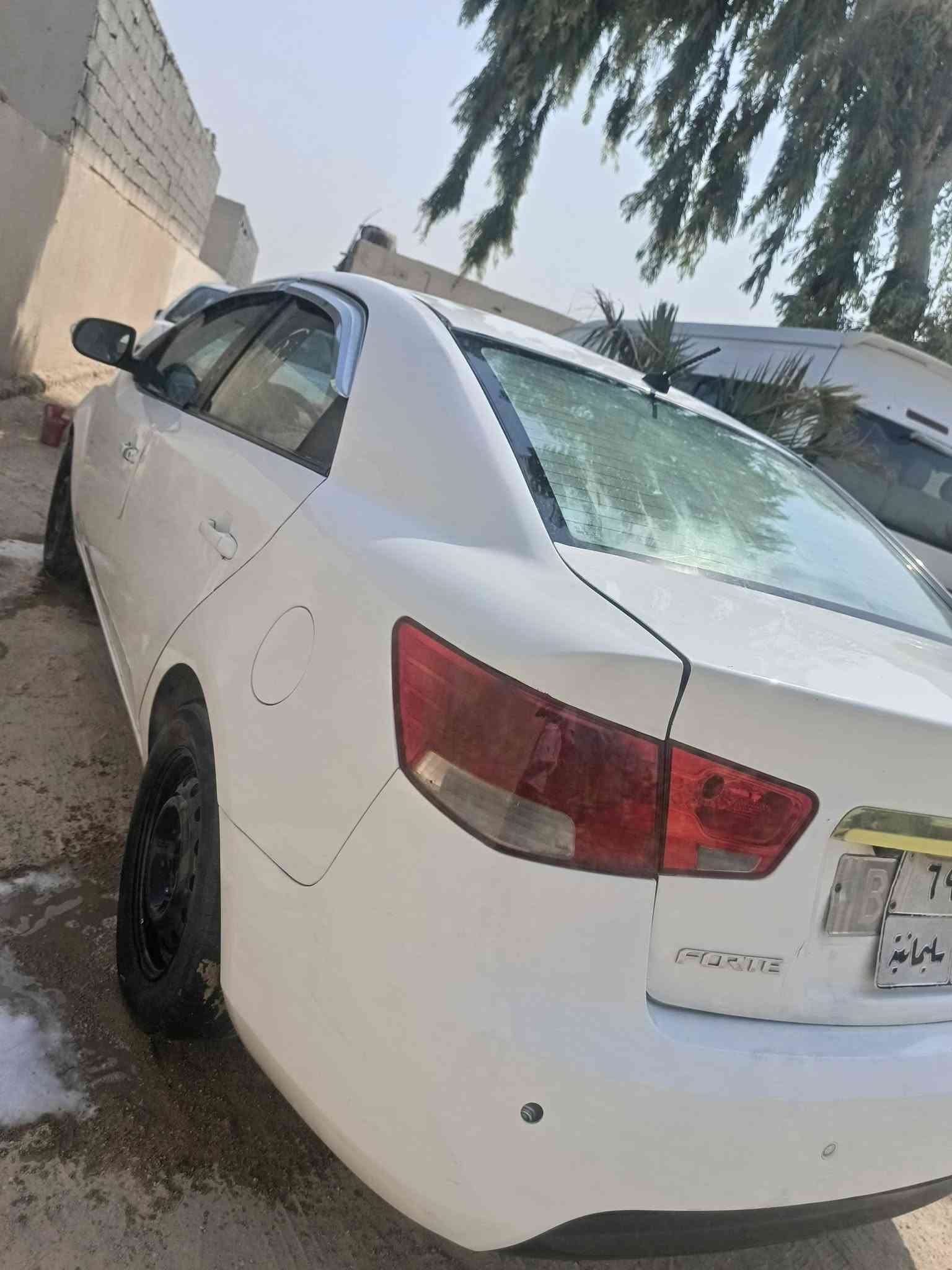 للبيع كيه سيراتو موديل 10 رقم شمالي تحويل أو وكاله حاضر سياره جاهزة مكينه كير حداديه تخم تاير جدد 
بيه جاملغ خلفي طخه بسيطه أو مصبوغة عام جماليه 
بجم كفاله تكم حوض كفاله. خليجي مكينه 1600. 
تفاصيل مذكوره اقرا التفاصيل قبل الاتصال 
السعر 65 أو بيه مجال قليل بيع مستعجل 
للاستفسار. ***********. مكان نجف طريق كربلاء نجف عمود 250. غير متواجد نت
