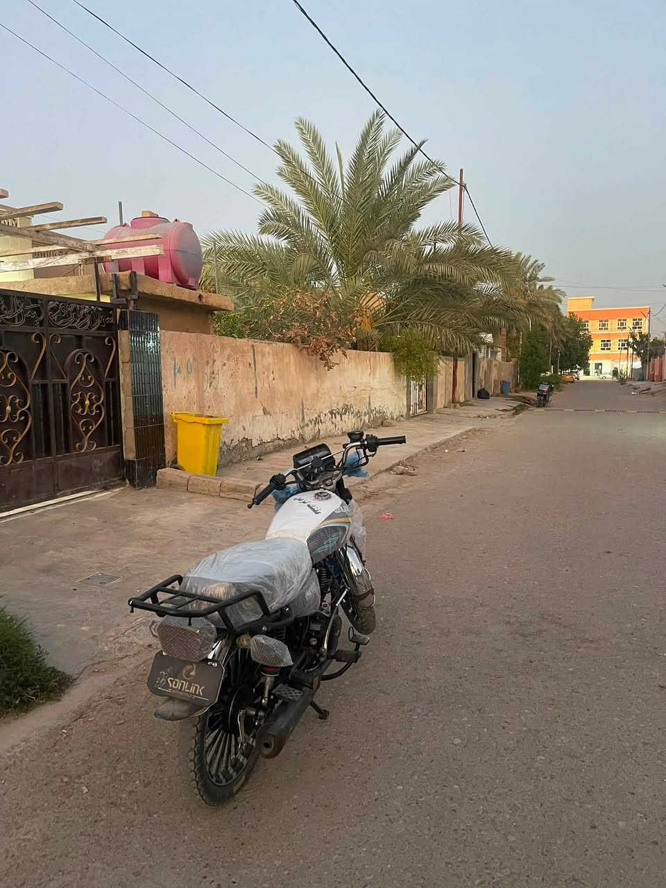 سيفان 2025
دراجه كامله اي نقص مابيه 
فقط شاشه شغاله بس 2024  واشاره تك 
الدراجه عله ايدي 
مكينه ٢٠٠
سعره ٧٠٠وبيه مجال 
رقمي *********** بي واتساب وشغال 
مكاني ديالى الخالص

