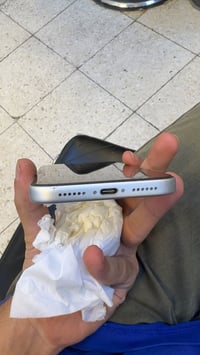 ايفون 17pro max  بطاريه 100 مشحون97 مره فقط تليفون لون ابيض الترند  ذا...