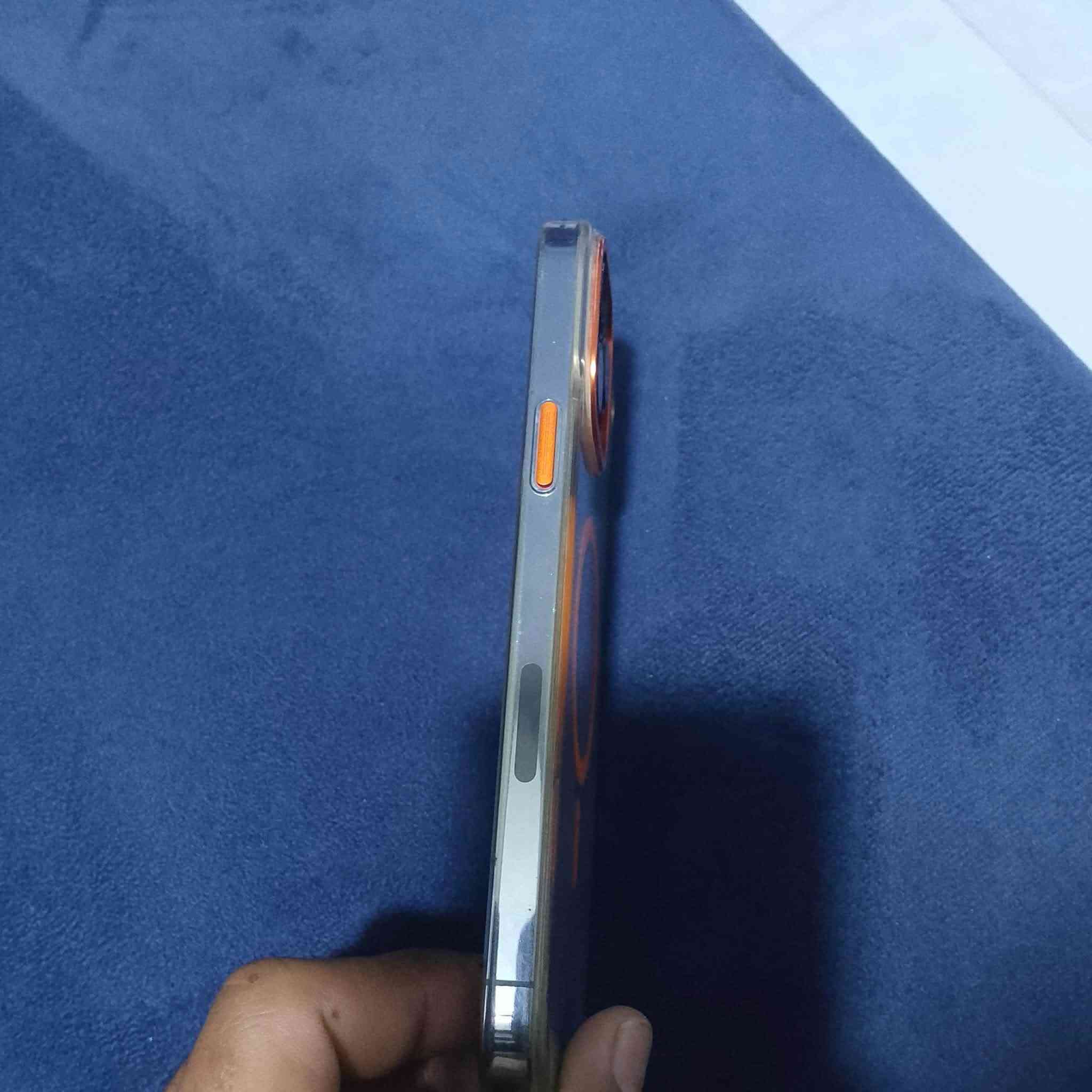 ايفون ١٣ • بطارية ٧٩ • مكفول فحص