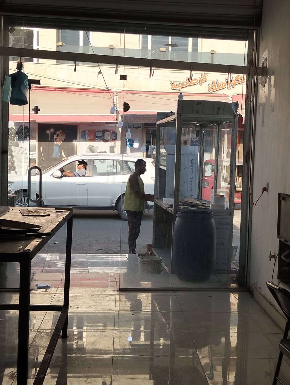 السلام عليكم محل وقصابه للبيع هوه وأغراضه كامله في الرستميه خلف المرور للاستفسار على هذا الرقم ***********
